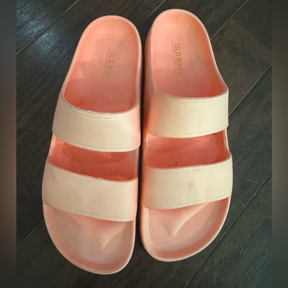 Old navy Light pink flip flop sandals slides